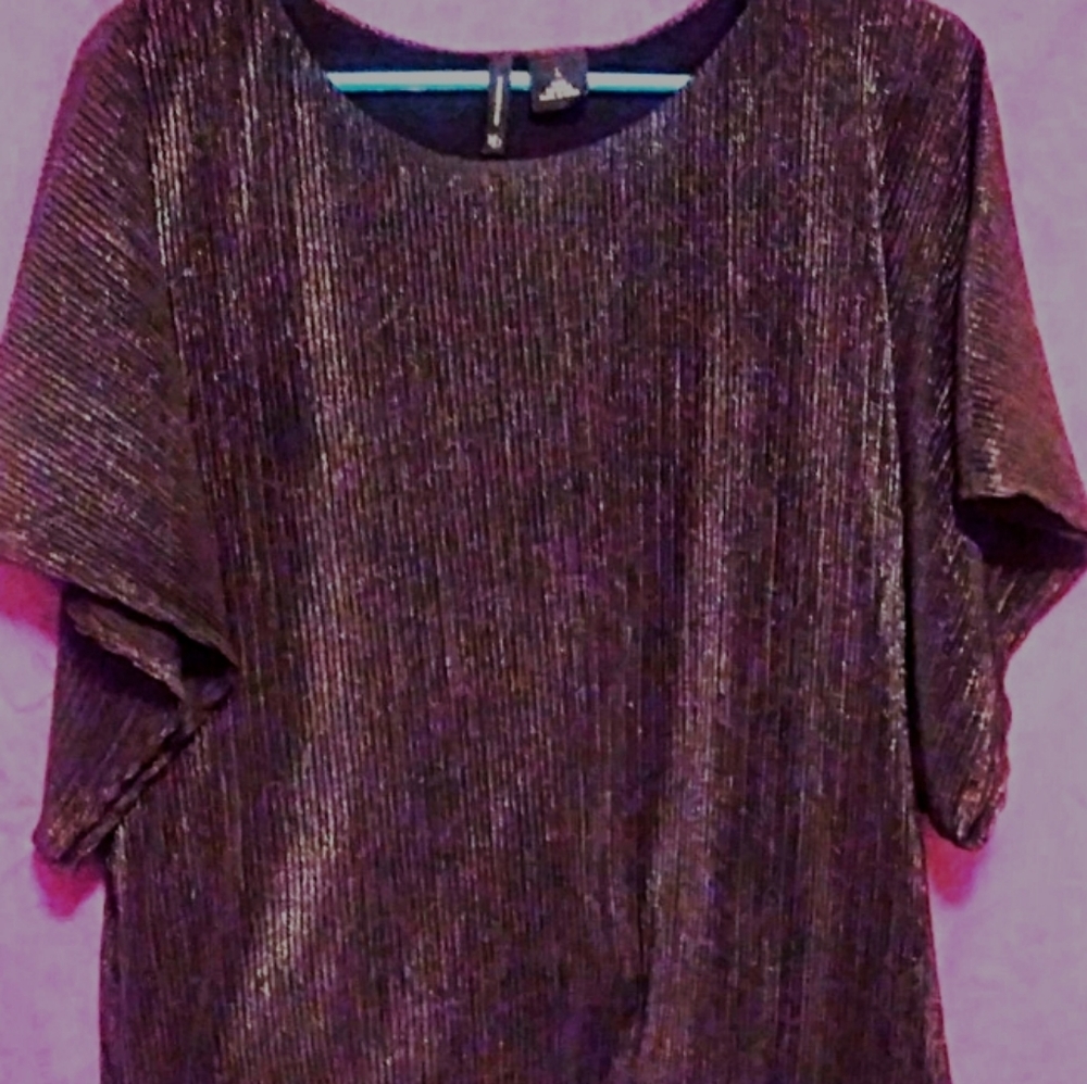 Woman's Clothes - Picture 12 of 12